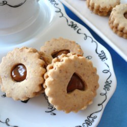 Almond Cookies with Dulce De Leche