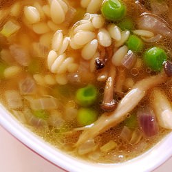 Shimeji and Pasta Soup