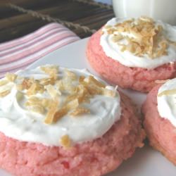 Strawberry Colada Cookies