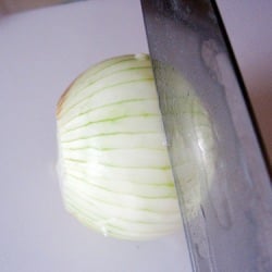 Reduce Pugency Raw Onions