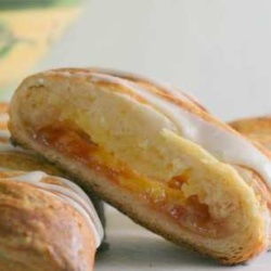 Rhubarb-filled Danish Braid