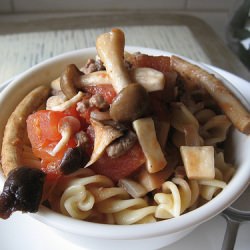 Mushrooms Pasta with Spicy Sauce