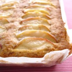 Cinnamon Apple Cake