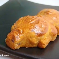 Mid-Autumn Festival Piglet Cakes