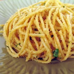 Spaghetti with Garlicky Bread Crumb