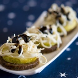 Blue Sheese&Pear Canape