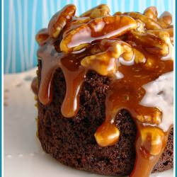 Caramel Pecan-Topped Brownie Cake