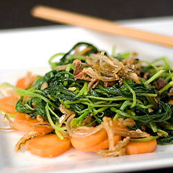 Garlic Spinach with Anchovies