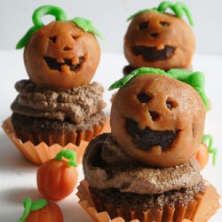 Happy Three Pumpkins