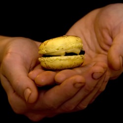 Caramel Banana & Chocolate Macaron