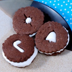 Mexican Hot Chocolate Linzer Cookie