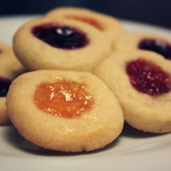 Christmas Cookies: Jam-Filled Trios
