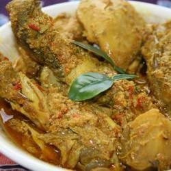 Curry Chicken with Kaffir Lime