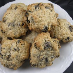 Famous Oatmeal Raisin Cookies