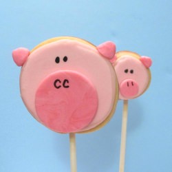 Oink! Piggy Cookies on a Stick