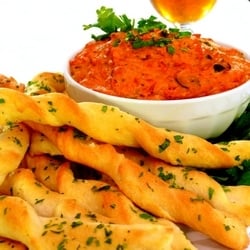 Cheesy Pepperoni Pizza Dip