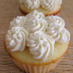 Vanilla Cupcakes with Flour Frosting