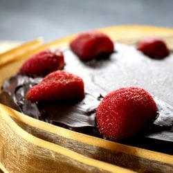 Nut Merangues with Cream