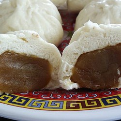 Steamed Mantau with Mung Bean Paste