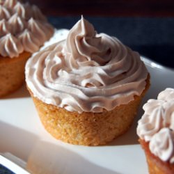 Vanilla Cupcakes with POM Icing
