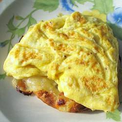 Scrambled Egg, English Muffin Pizza