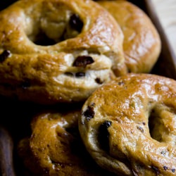 Cinnamon and Raisin Breakfast Bagel