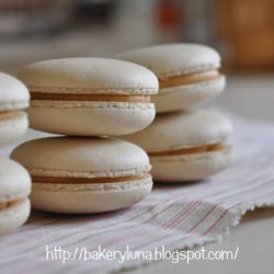 Carmel Coffee Macaron