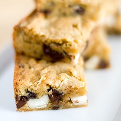Macadamia Chocolate Chip Blondies