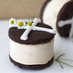 Hot Cross Bun Ice-Cream Cookie
