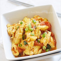Eggs with Tomato
