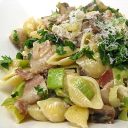 Pasta with Bacon, Leeks & Mushrooms