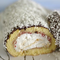 Lamington Pavlova Roll