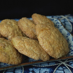 Banana Macadamia Nutmeg Cookies