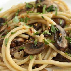 Spaghetti with Mushrooms, Garlic