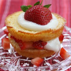 Yogurt Cake with Strawberries