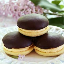 Boston Cream Whoopie Pies
