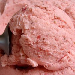 Fresh Strawberry Ice Cream