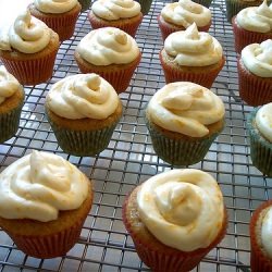 Mini Vegan Orange Vanilla Cupcakes