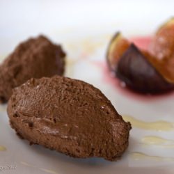 Chocolate Mousse with Grilled Figs