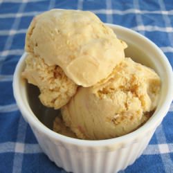 Rhubarb Crisp Ice Cream
