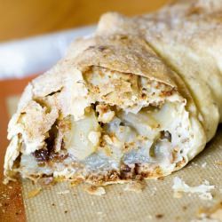 Daring Bakers – Apple Strudel