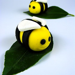 Fondant Bees