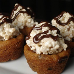 Chocolate Chip Cookie Crispy Cups