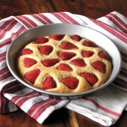 Simple Strawberry Cake