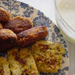 Falafel with Yogurt Sauce