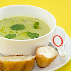 Low-Fat Sweet Pea and Mint Soup