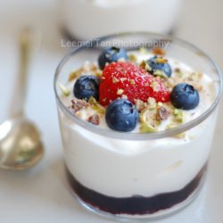 Blueberry & Pistachio Tiramisu