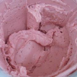 Homemade Strawberry Frozen Yogurt