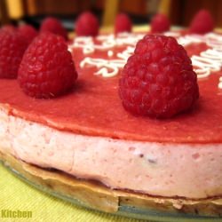 Strawberry Mousse & Cookie Base