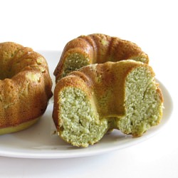 Easy Matcha Cakes